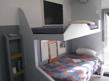 Double bunked cell