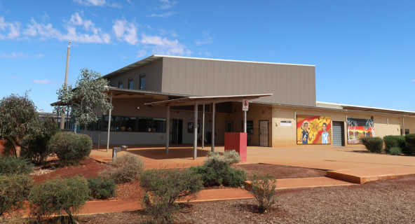 A photo of the front of Eastern Goldfields Regional Prison.
